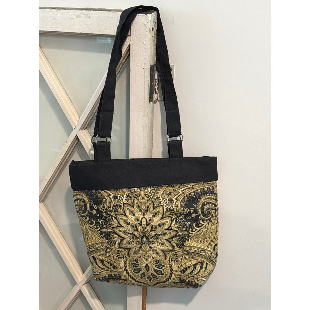 Magic canvas bag with lots of pockets